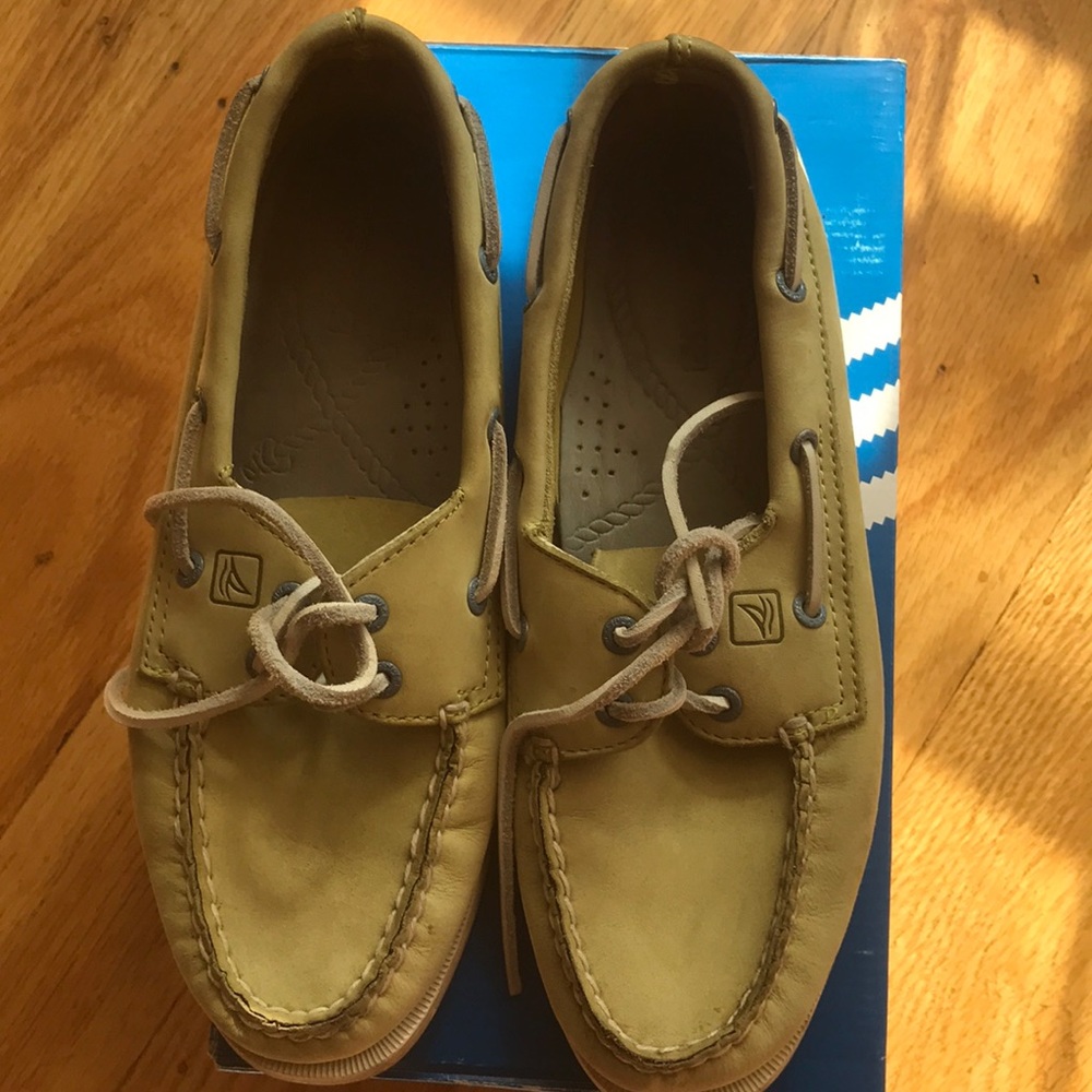 Women’s Sperry’s 6 1/2 M - Picture 3 of 5